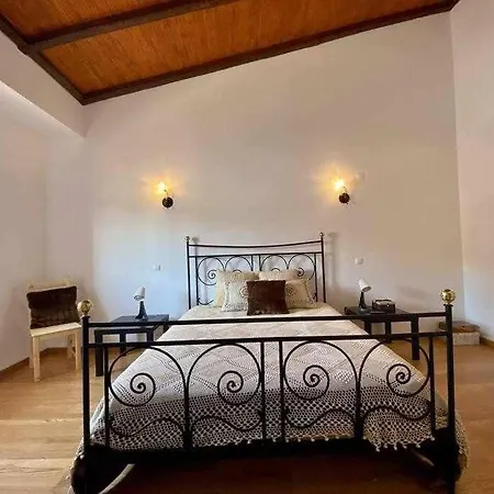 Hotel With 4 Bedrooms / Pool / Quiet Area / Wifi *