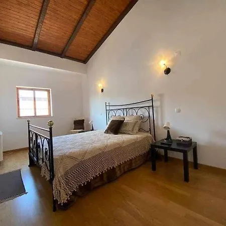 With 4 Bedrooms / Pool / Quiet Area / Wifi Hotel Loulé