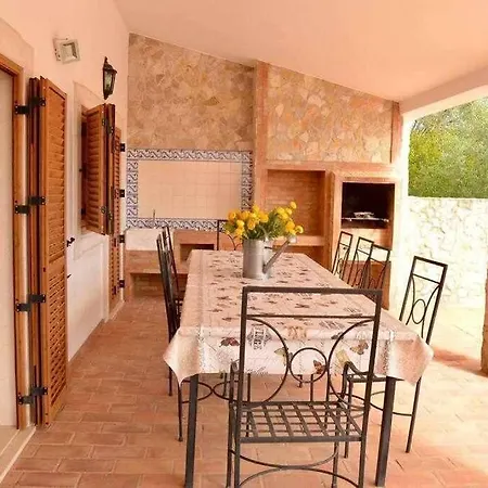 With 4 Bedrooms / Pool / Quiet Area / Wifi Loulé